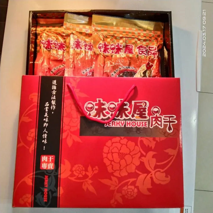 【味味屋肉干】福氣沖天禮盒(特厚爆漿蜜汁方塊肉干180g+五香原味牛肉乾140g+泰式厚切肉干200g)：圖片 4