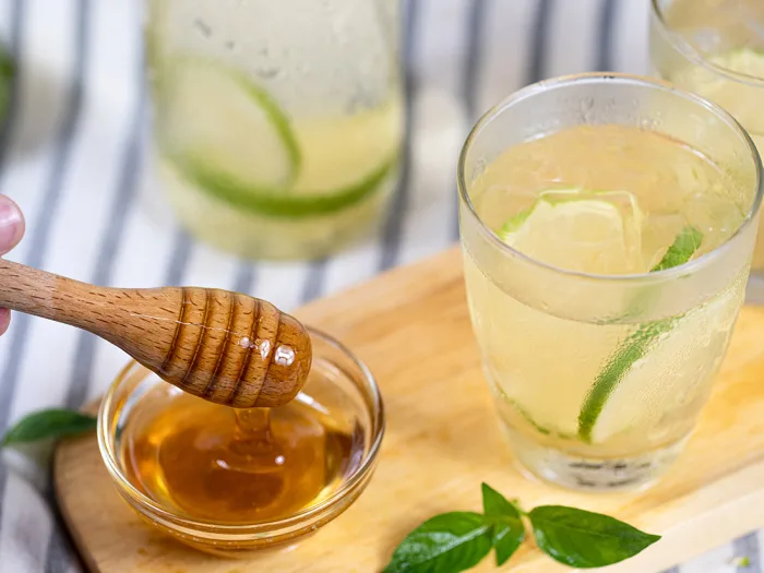 輔圖02 【蜂蜜世界Bee World】嚴選台灣龍眼蜂蜜310g×4入(盒裝):圖片 3